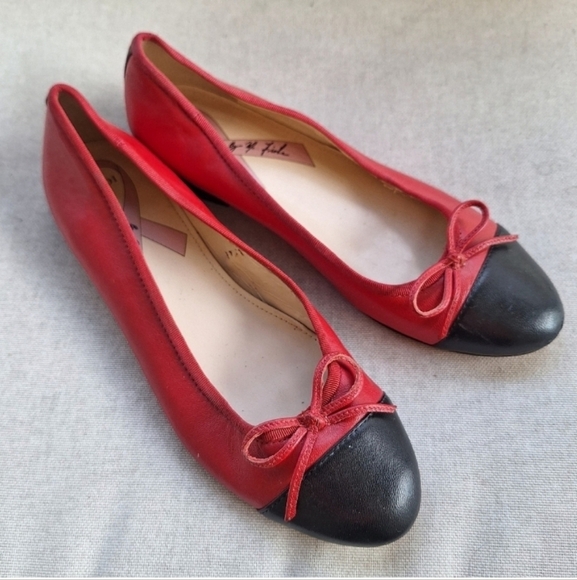 Marc Fisher Jodi Red and Black Women's Ballet Flats - Picture 1 of 6